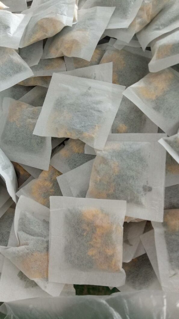 Chrysanthemum-Blüten-Tee mit Stevia-Blättern